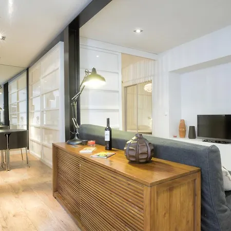 Bmyguest - Castelo Charming Flat